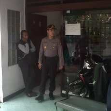Pasangan Suami Istri Ditemukan Bersimbah Darah di Kamar Kos