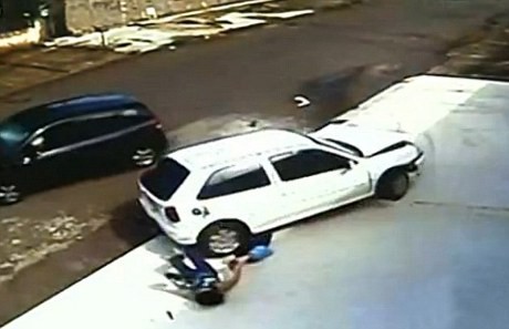 Ajaib! Terlindas Mobil, Bocah 5 Tahun Ini Selamat