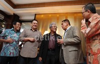 Timwas Century dan Tim 9 mendorong agar kasus Bank Century bisa dengan cepat diselesaikan.