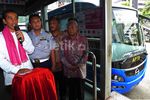 Jokowi Resmikan Bus APTB Cikarang-Kalideres