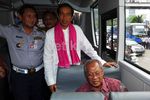 Jokowi Resmikan Bus APTB Cikarang-Kalideres