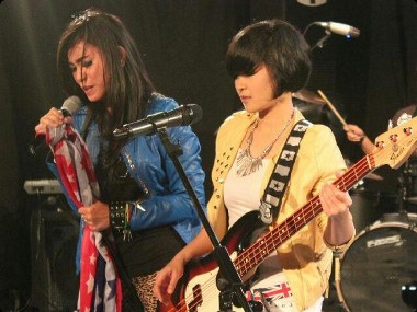 Miszy, Duo Perempuan Rock N Roll yang Anti Warna Hitam