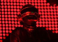 Sukses meraih dua penghargaan Grammy pada 2009 silam, apakah Daft Punk dapat menambah koleksi penghargaannya lewat album 'Random Access Memories'? Bradley Kanaris/Getty Images.