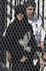 Tidak Ditahan, Justin Bieber Tersenyum