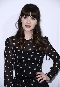 Cantik bak boneka Zooey Deshcanel. REUTERS/Phil McCarten.