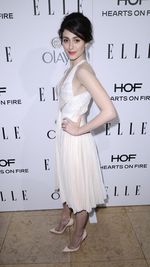 Zooey Deschanel Cantik Dibalut Dress Polkadot