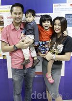 Keceriaan Keluarga Kecil Nirina Zubir