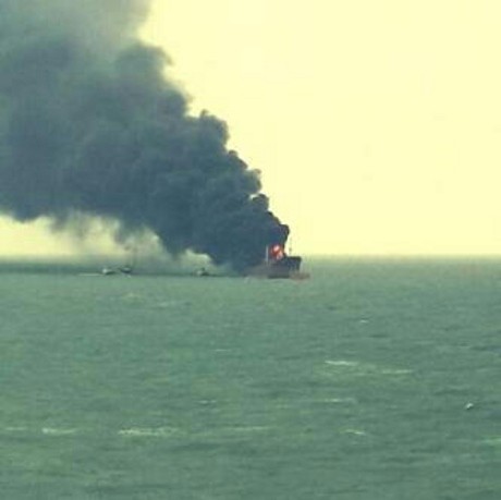 Ini Kapal Tanker yang Terbakar Hebat di Perairan Tuban