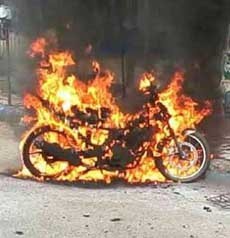 Satria Fu Malah Hangus Terbakar Saat Dipasang Stiker