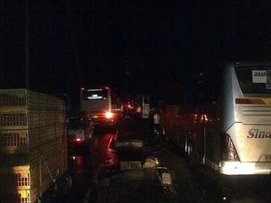 Kisah Sopir Truk yang Butuh 12 Jam Lebih Tempuh Jakarta-Cirebon