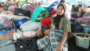 Hamil 9 Bulan, Mastarina Berlindung dari Gemuruh Sinabung