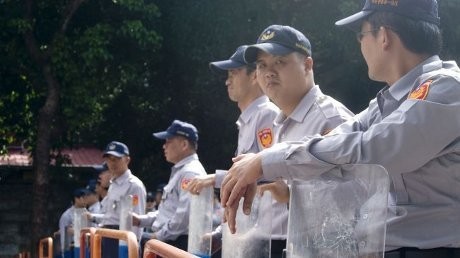 Duh! Truk 35 Ton Tabrak Gerbang Kantor Presiden Taiwan