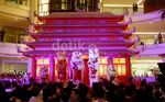 Barongsai Beraksi di Pusat Perbelanjaan