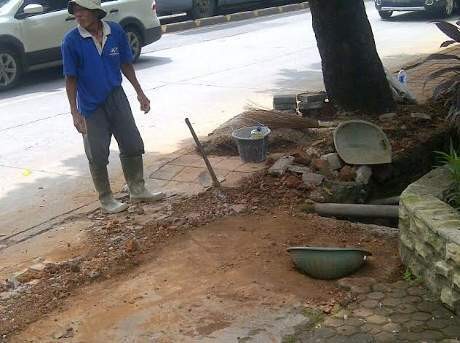 Proyek Galian Kabel di Trotoar, Terima Bongkar Pasang Seadanya