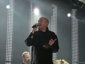 Phil Collins Menciptakan Lagu Bersama Adele