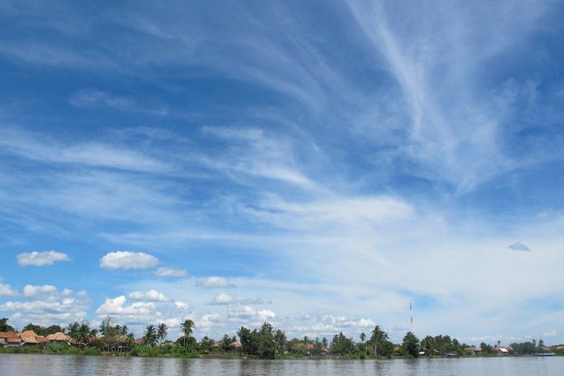  Langit  Biru  Bersih  di Sisi Lain Sungai Musi