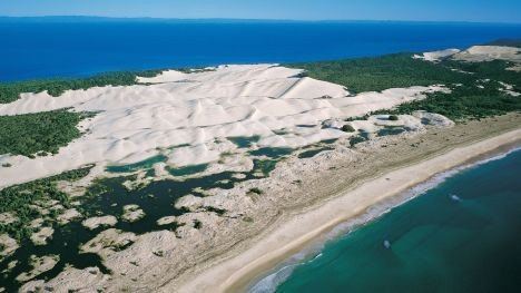 9 Gunung Pasir Paling Menakjubkan di Dunia (2)