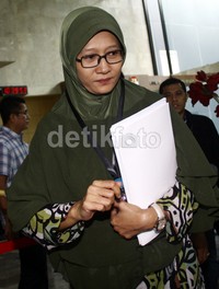 Attiyah memasuki gedung KPK. Lamhot Aritonang/detikFoto.