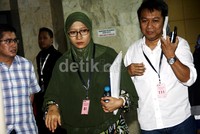 Attiyah tidak memberikan keterangan sedikit pun terkait kedatangannya. Lamhot Aritonang/detikFoto.