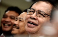 Cara cara SBY menanggapi hal ini sangat luar biasa, sindirnya.