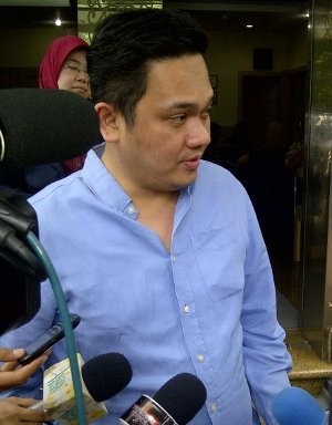 Farhat Abbas Santai Soal Kabar Pisah Ranjang dengan Nia Daniati