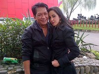 Rudi dan Andi tampak mesra saat ditemui di kawasan Epicentrum, Kuningan, Jakarta Selatan, Senin (27/1/2014).