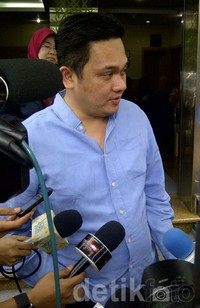 Farhat Abbas menjalani pemeriksaan di Direktorat Kriminal Khusus Polda Metro Jaya.