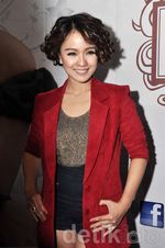 Rambut Keriting Winda Viska