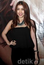 Rambut Keriting Winda Viska