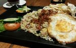 Nikmatnya Tahu Bakar Peutis Khas Kedai Locale