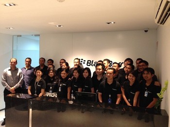     Setiap pegawai BlackBerry Global Application Content Review di Bali ini, dalam kondisi padat, bisa menyortir sekitar 40-50 aplikasi yang didaftarkan setiap harinya oleh para developer dari seluruh dunia.