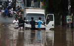 Jalan Jatibening Terendam Banjir