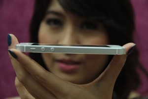 iPhone 5S Masuk Indonesia, iPhone Lawas Turun Harga?