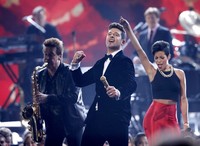 Kolaborasi Robin Thicke dan Chicago. REUTERS/ Mario Anzuoni.