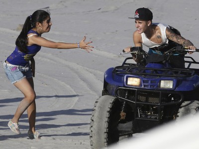 Liburan di Panama, Justin Bieber Diburu Fans