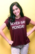 Jessica Iskandar Cantik Bergaya Kasual