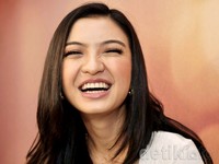 Pada kesempatan itu, Raline tampak sumringah. Noel/detikHOT.