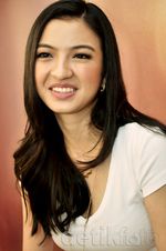Gaya si Cantik Raline Shah Berkaus Putih