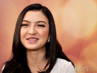 Raline Shah saat ditemui di Pasar Karbela, Setiabudi, Kuningan,    Jakarta Selatan, Selasa (28/1/2014). Noel/detikHOT.