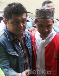 Sidang perdana tersebut digelar di Pengadilan Negeri Jakarta Pusat.