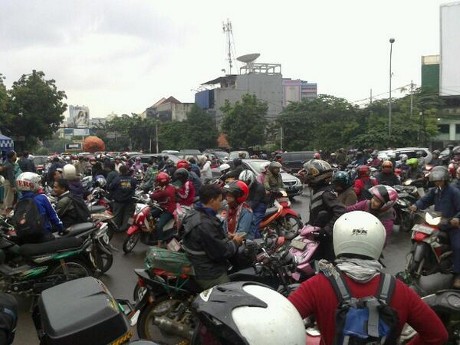 Begini Penampakan Lautan Kendaraan di Jalanan Jakarta Pagi Ini