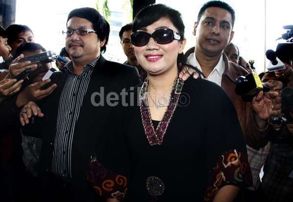 Kasus Pencucian Uang Akil, KPK Periksa Pedangdut Rya Fitria