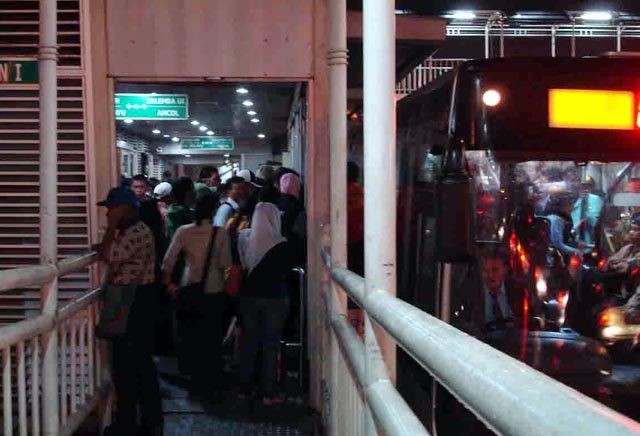  Hantu Pelecehan Seks di Transjakarta