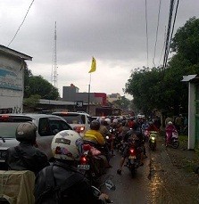 Jalan Joglo Jakbar Banjir 30 Cm, Lalin Padat Hingga 1 Km