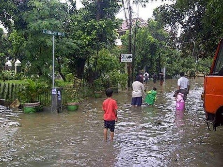 Perumahan di Kemang Timur Jaksel Terendam Banjir