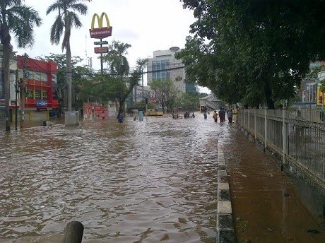Depan Green Garden Banjir 80 Cm, Kendaraan Disarankan Puter Balik