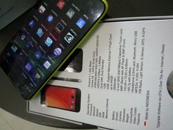 Cyrus Cerry Slim: 1 Ponsel, 2 Aplikasi BBM