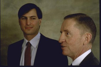 Didepak dari Apple, Jobs kemudian mendirikan perusahaan komputer Next Inc. Ia bekerjasama dengan pengusaha Ross Perot. Foto ini diambil tahun 1987.