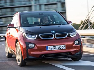 BMW Klaim Mobil Listriknya Lebih Baik dari Tesla