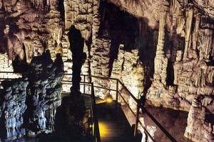 Mengintip Tempat Persembunyian Dewa Zeus